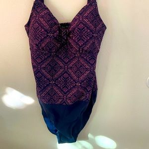 Bathing suit size 40c